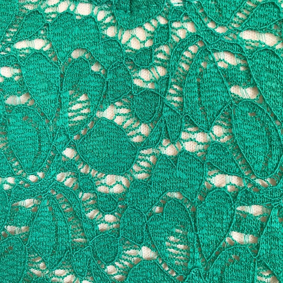 Arden B Off The Shoulder Fully Linned Green Lace Crop Top Size Extra Small - Picture 5 of 5